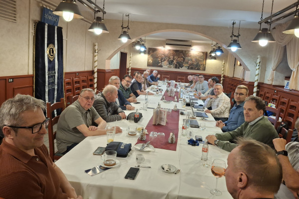 Szeged Első Lions Club közgyűlés a tisztújítás jegyében